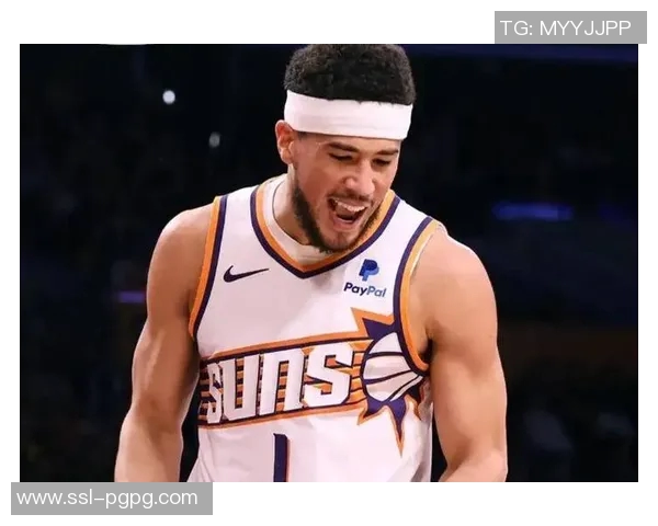 布克半场表现平平仅得8分2板5助球队状态堪忧需加强进攻效率 布克半场表现平平仅得8分2板5助球队状态堪忧需加强进攻效率