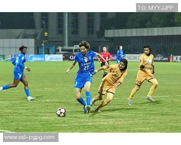 武汉女足外援奥乌苏错失绝佳机会踢中边网令人扼腕叹息 武汉女足外援奥乌苏错失绝佳机会踢中边网令人扼腕叹息