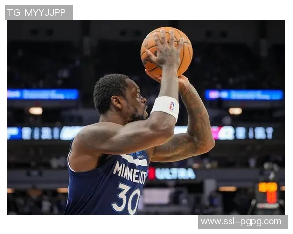 兰德尔高效发挥30分钟砍下26分9板5助助球队取得胜利 兰德尔高效发挥30分钟砍下26分9板5助助球队取得胜利